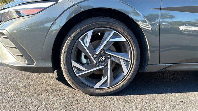 2025 Hyundai Elantra Hybrid SEL Sport