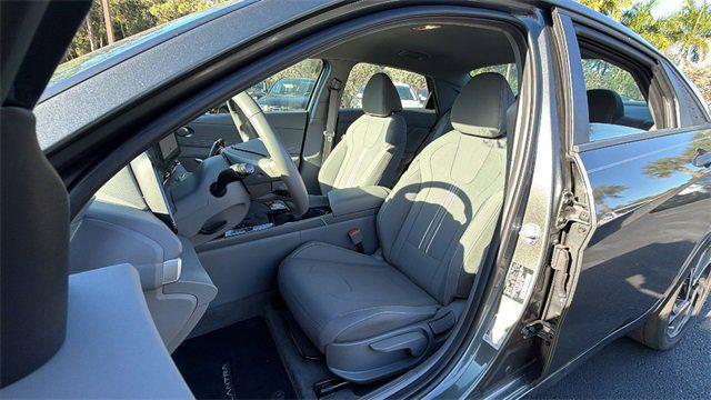 2025 Hyundai Elantra Hybrid SEL Sport