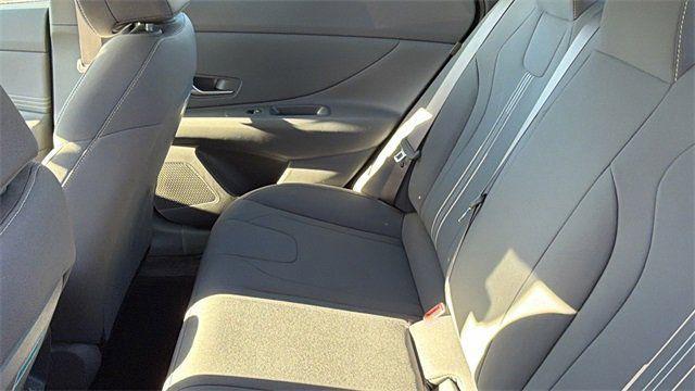 2025 Hyundai Elantra Hybrid SEL Sport