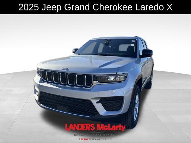 2025 Jeep Grand Cherokee GRAND CHEROKEE LAREDO X 4X2