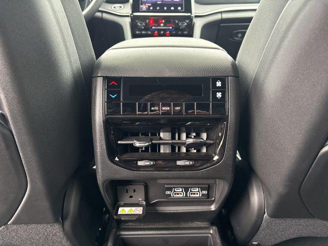 2025 Jeep Grand Cherokee Altitude X 4x4