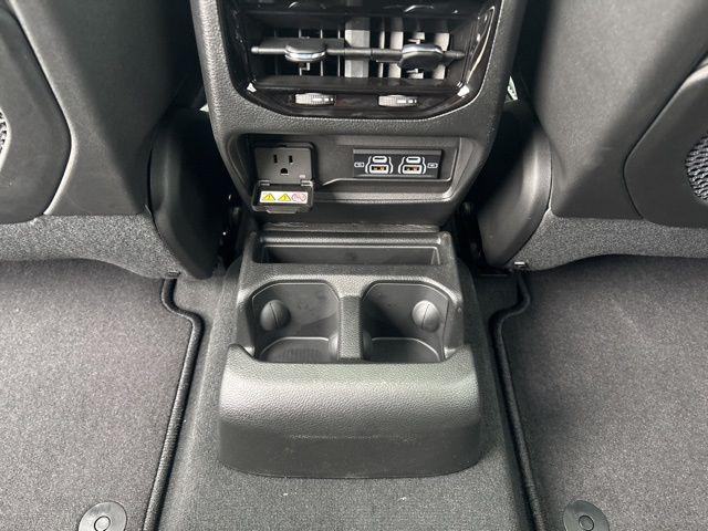 2025 Jeep Grand Cherokee Altitude X 4x4