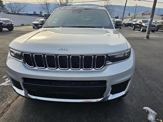 2025 Jeep Grand Cherokee GRAND CHEROKEE L LAREDO X 4X4