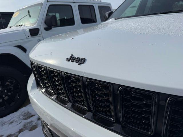 2025 Jeep Grand Cherokee GRAND CHEROKEE LIMITED 4X4 2025 Jeep Grand Cherokee GRAND CHEROKEE LIMITED 4X4