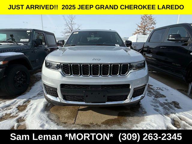 2025 Jeep Grand Cherokee GRAND CHEROKEE L LAREDO X 4X4