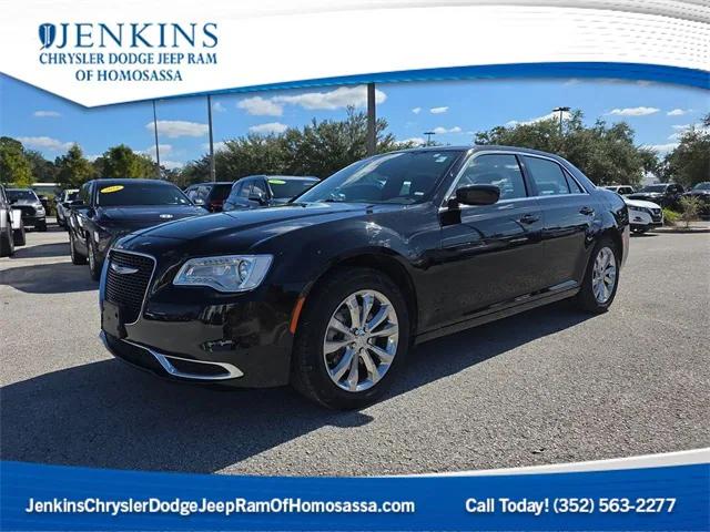 2022 Chrysler 300 Touring AWD 2022 Chrysler 300 Touring AWD