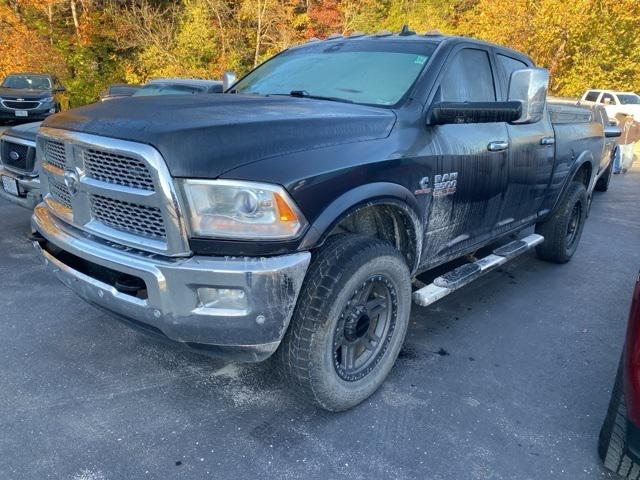 2017 RAM 3500 Laramie Crew Cab 4x4 64 Box 2017 RAM 3500 Laramie Crew Cab 4x4 64 Box