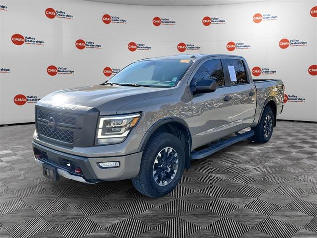 2021 Nissan TITAN Crew Cab PRO-4X 4x4 2021 Nissan TITAN Crew Cab PRO-4X 4x4