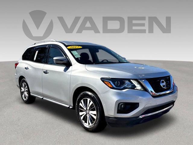 2017 Nissan Pathfinder SV 2017 Nissan Pathfinder SV