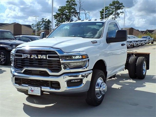 2026 RAM Ram 3500 Chassis Cab RAM 3500 TRADESMAN CHASSIS REGULAR CAB 4X4 60 CA 2026 RAM Ram 3500 Chassis Cab RAM 3500 TRADESMAN CHASSIS REGULAR CAB 4X4 60 CA