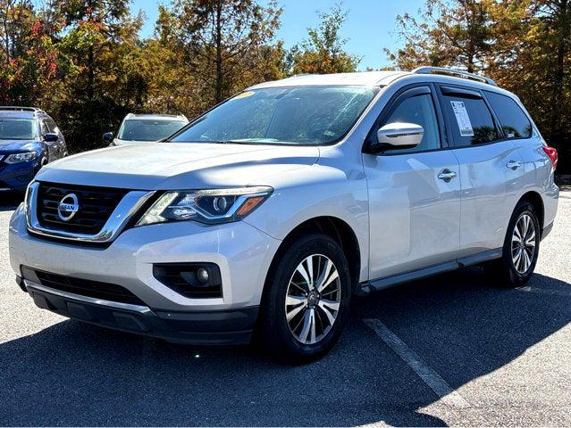 2017 Nissan Pathfinder SV 2017 Nissan Pathfinder SV