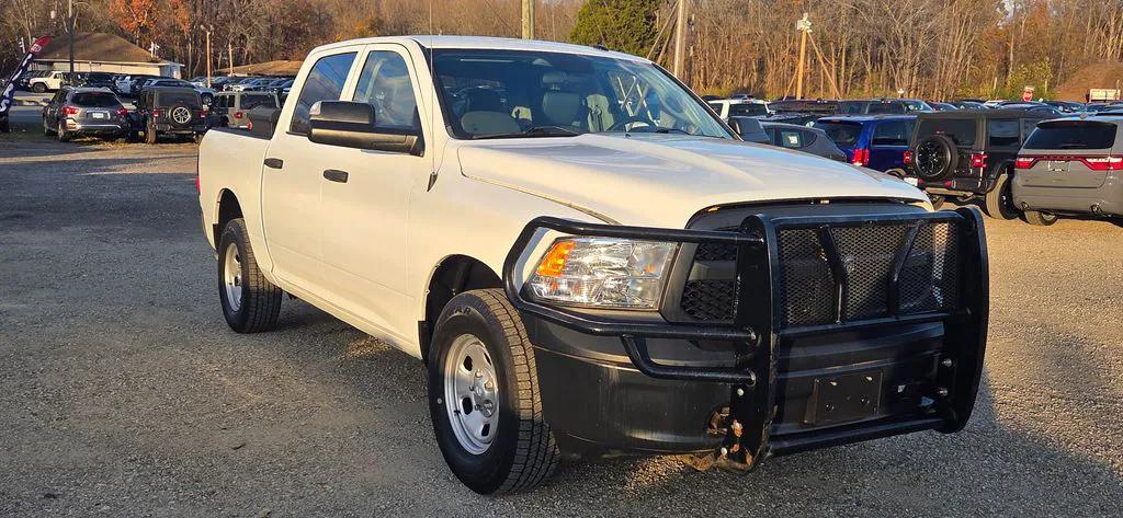 2022 RAM 1500 Classic Tradesman Crew Cab 4x4 57 Box 2022 RAM 1500 Classic Tradesman Crew Cab 4x4 57 Box