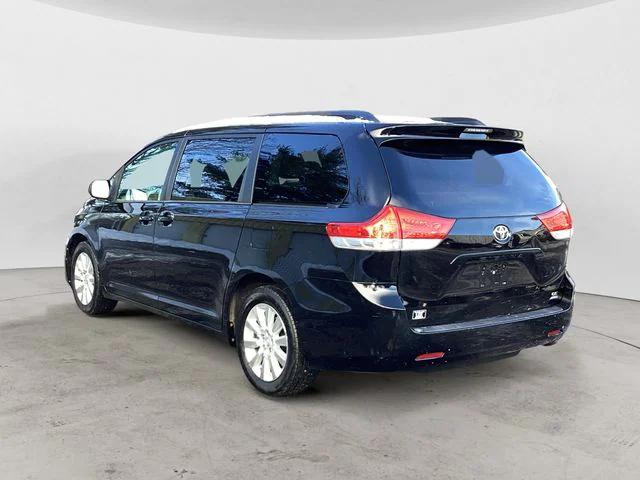 2014 Toyota Sienna LE 7 Passenger