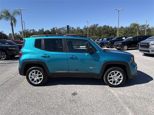 2022 Jeep Renegade Latitude 4x4 2022 Jeep Renegade Latitude 4x4