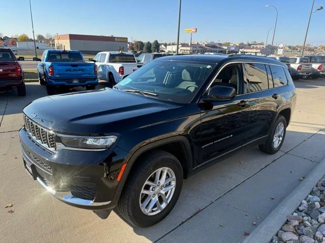 2023 Jeep Grand Cherokee L Laredo 4x4