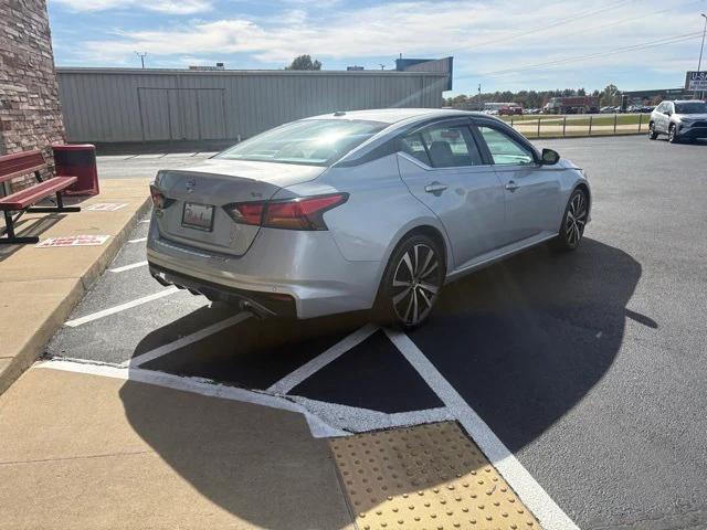 2022 Nissan Altima SR FWD 2022 Nissan Altima SR FWD