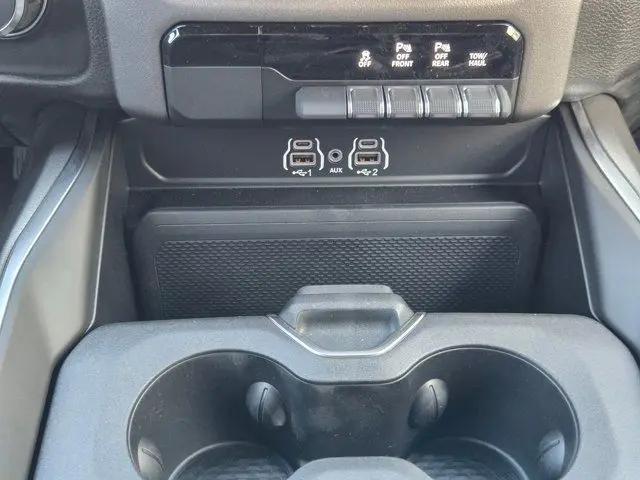 2026 Ram 1500 Big Horn Crew Cab 4x4 5'7" Box