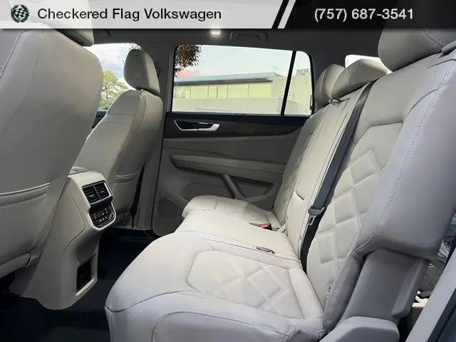 2026 Volkswagen Atlas SE with Technology