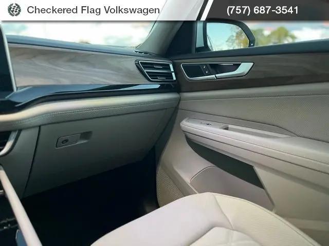 2026 Volkswagen Atlas SE with Technology