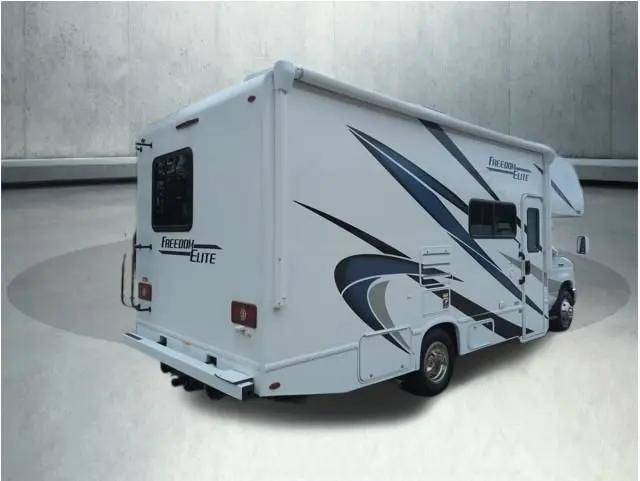 2023 Ford E-450 Cutaway Base