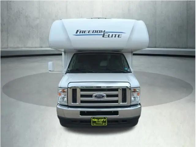 2023 Ford E-450 Cutaway Base