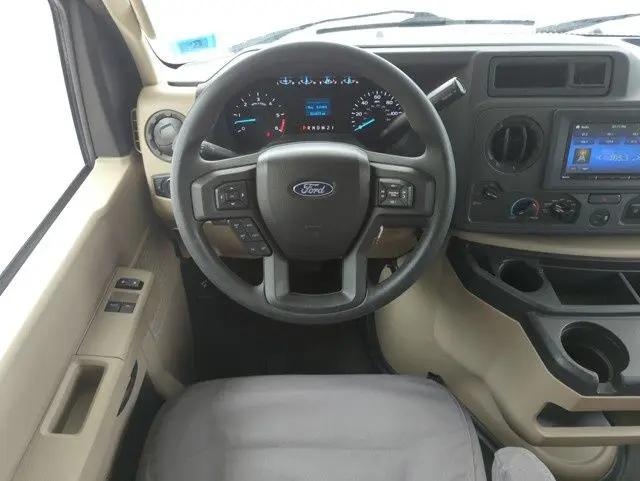 2023 Ford E-450 Cutaway Base