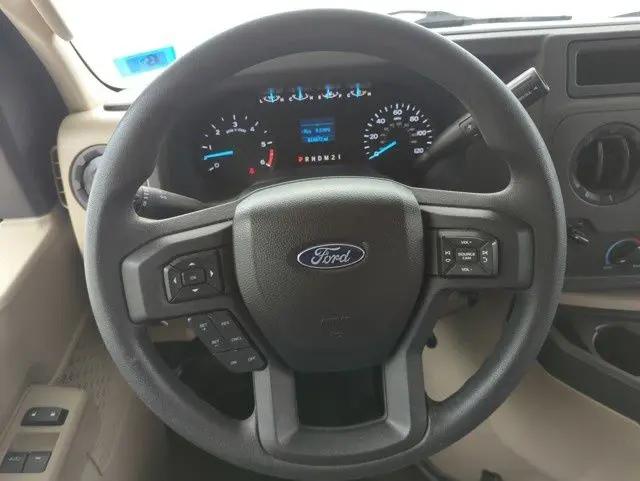 2023 Ford E-450 Cutaway Base