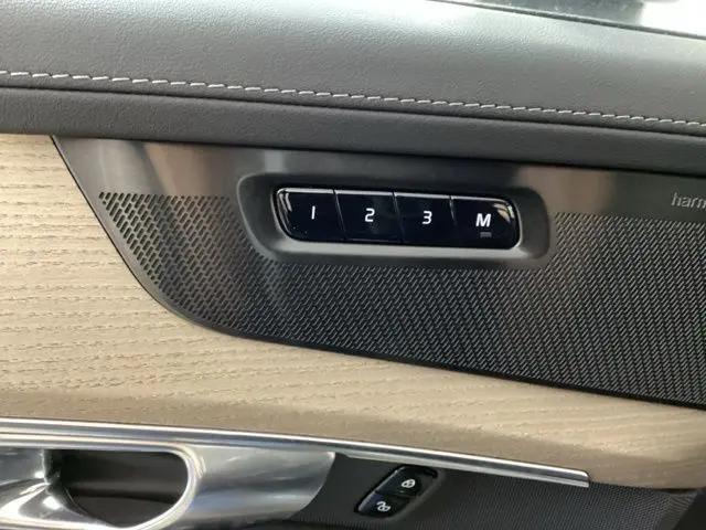 2026 Volvo XC90 Plus, B6 AWD Gas (mild hybrid), Gasoline, Bright, 7 Seats