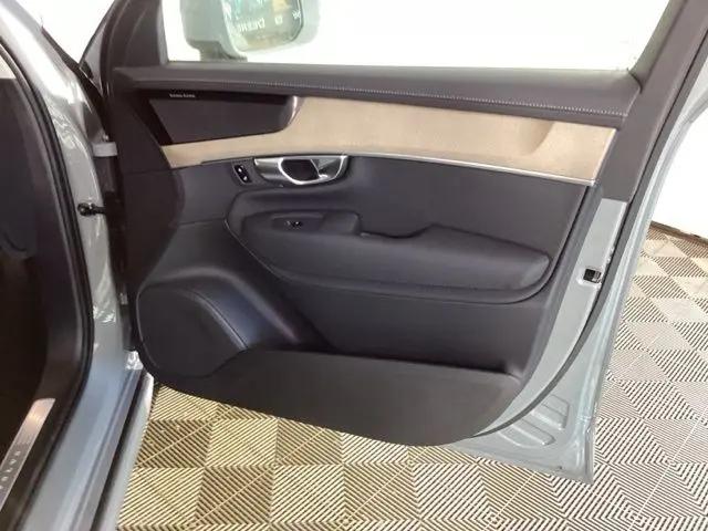 2026 Volvo XC90 Plus, B6 AWD Gas (mild hybrid), Gasoline, Bright, 7 Seats