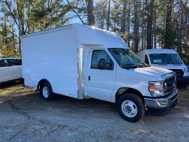 2026 Ford E-350 Cutaway Base