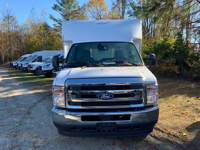 2026 Ford E-350 Cutaway Base