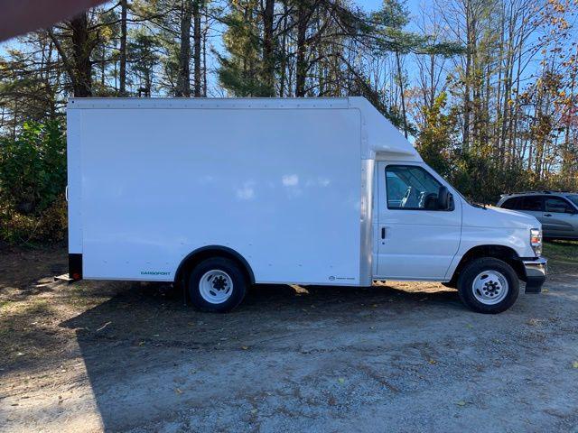 2026 Ford E-350 Cutaway Base