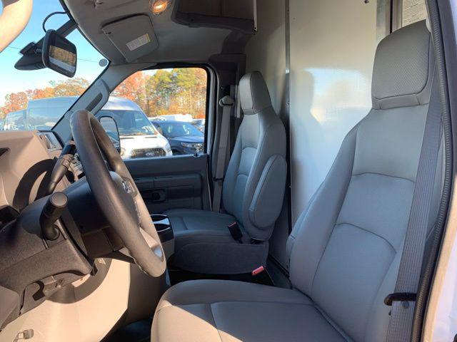 2026 Ford E-350 Cutaway Base