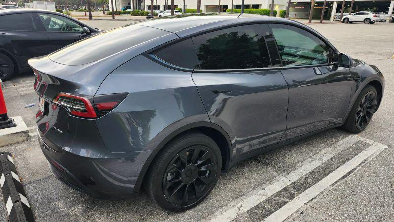 2022 Tesla Model Y Long Range Dual Motor All-Wheel Drive