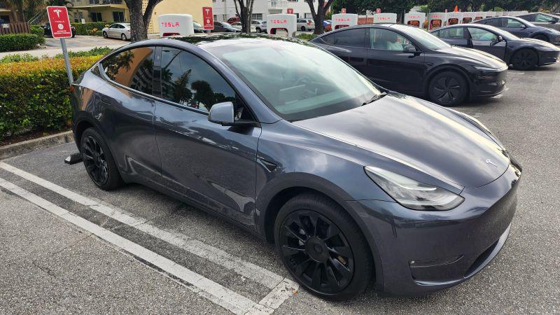 2022 Tesla Model Y Long Range Dual Motor All-Wheel Drive