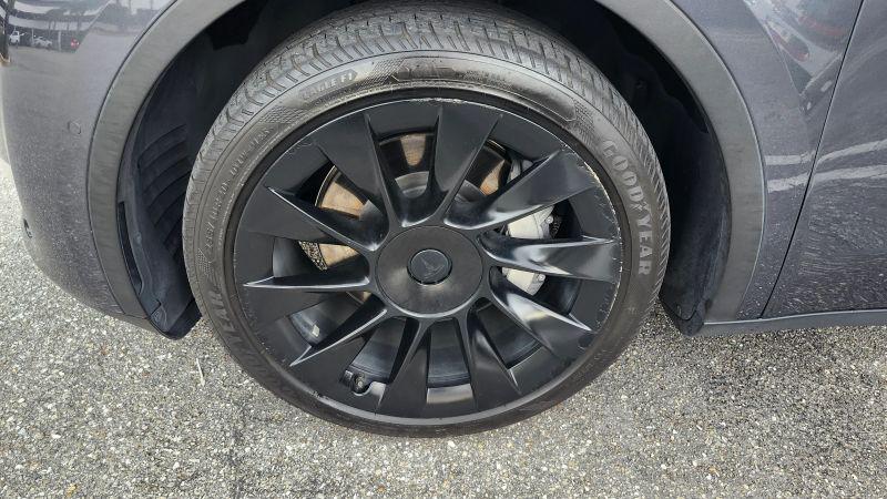 2022 Tesla Model Y Long Range Dual Motor All-Wheel Drive