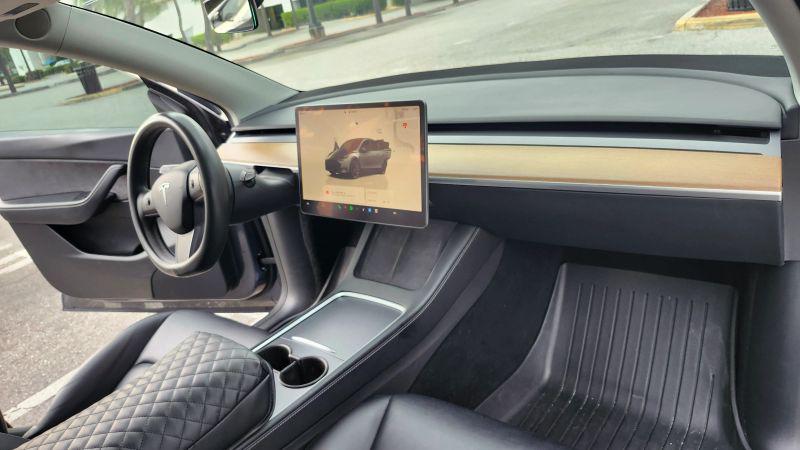 2022 Tesla Model Y Long Range Dual Motor All-Wheel Drive