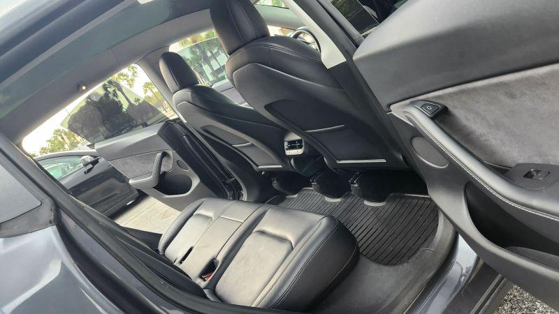 2022 Tesla Model Y Long Range Dual Motor All-Wheel Drive