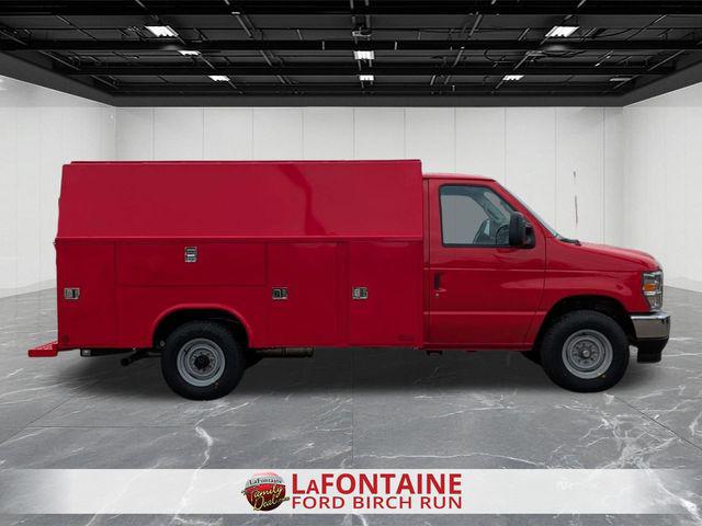 2026 Ford E-350 Cutaway Base