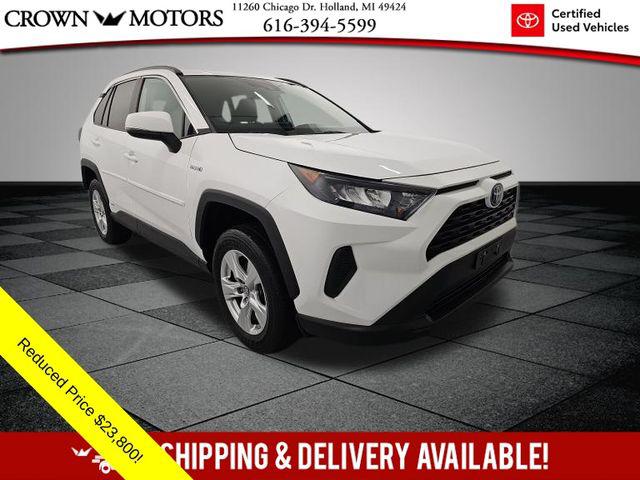 2020 Toyota RAV4 LE's photo