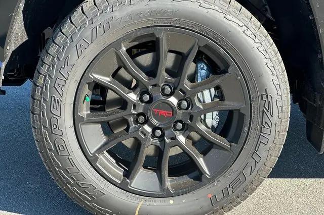 2026 Toyota Tundra Platinum Hybrid CrewMax 5.5' Bed