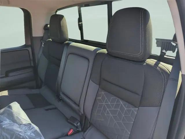 2026 Nissan Frontier Crew Cab SV 4x2