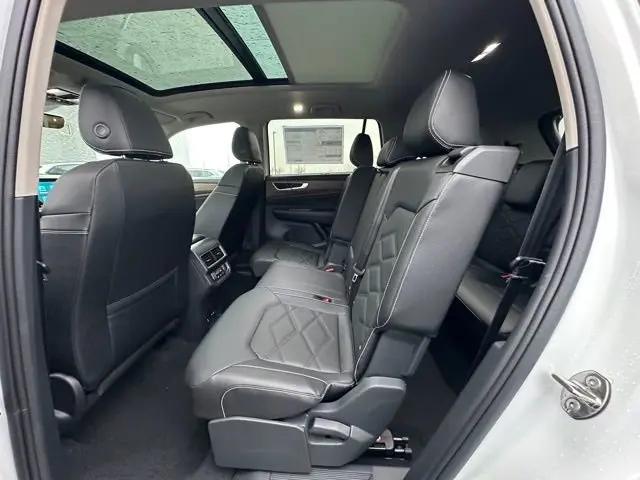 2026 Volkswagen Atlas SE with Technology