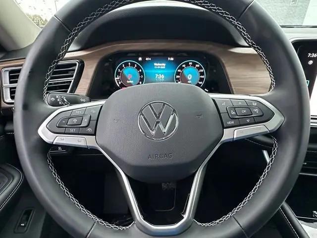 2026 Volkswagen Atlas SE with Technology