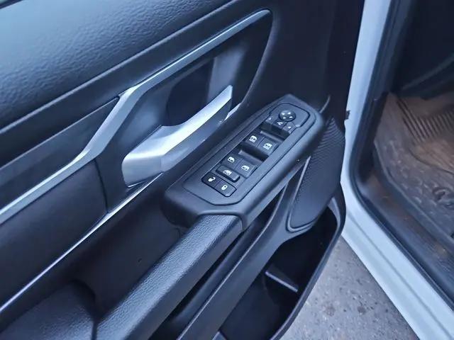 2025 Ram 1500 Big Horn Crew Cab 4x4 5'7" Box