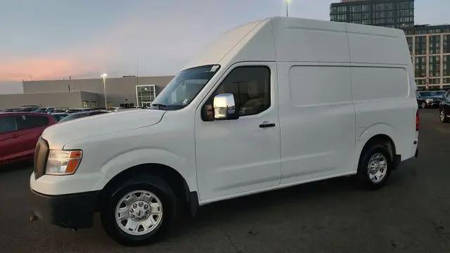 2016 Nissan 2500 SV V8