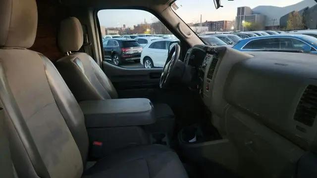 2016 Nissan 2500 SV V8