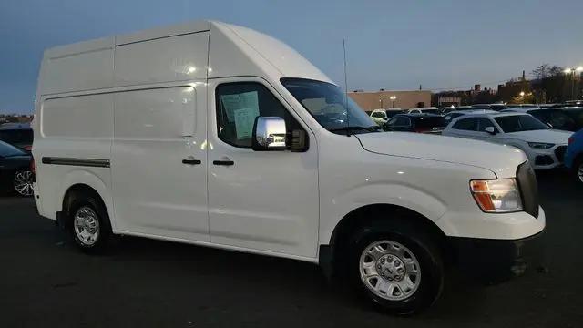2016 Nissan 2500 SV V8