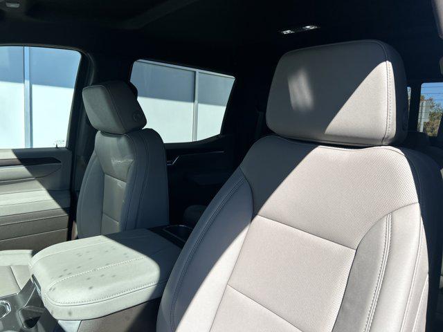 2026 GMC Sierra 1500 Crew Cab, Short Bed, SLT, 4WD