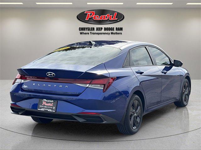 2022 Hyundai Elantra SEL 2022 Hyundai Elantra SEL